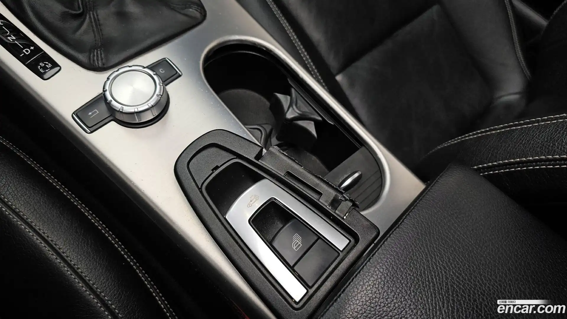 SLK-Class Mercedes-Benz 2012.4-OPTION-021