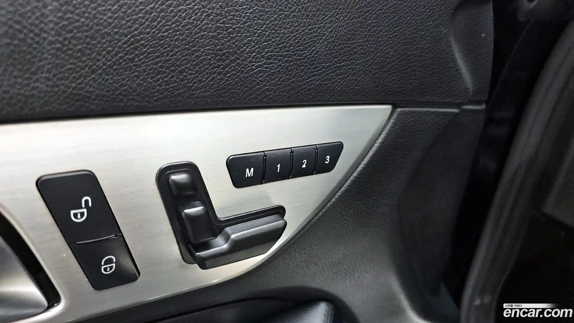 SLK-Class Mercedes-Benz 2012.4-OPTION-022