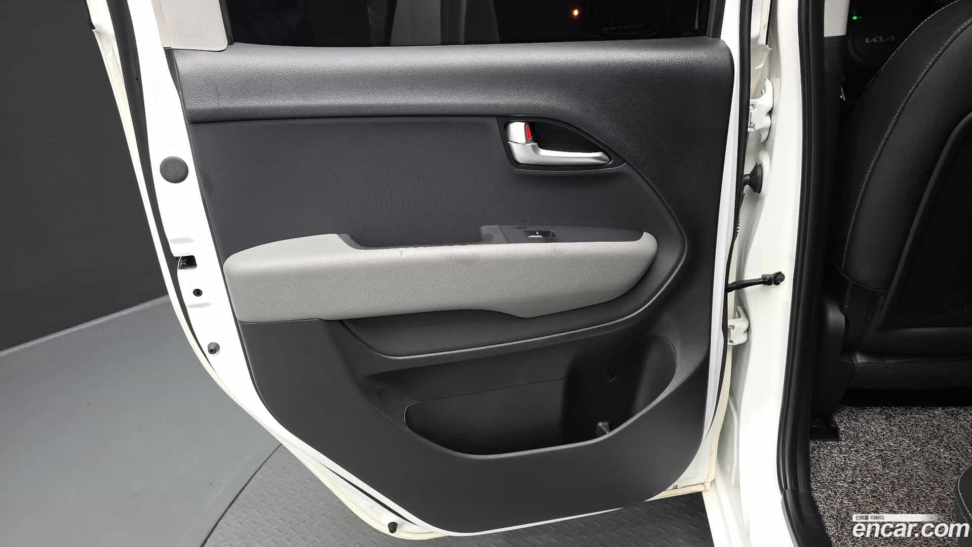 RAY Kia 2023.3-INNER-035