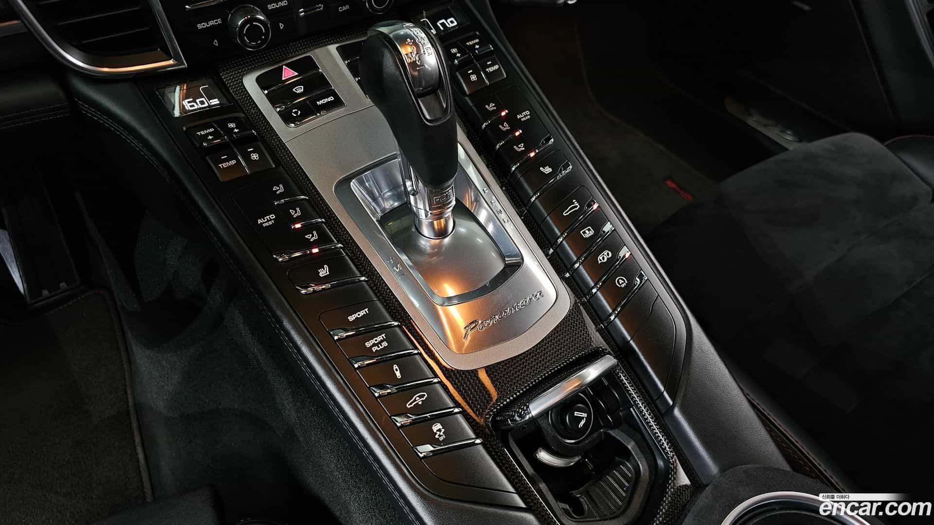 Panamera Porsche 2013.1-INNER-009
