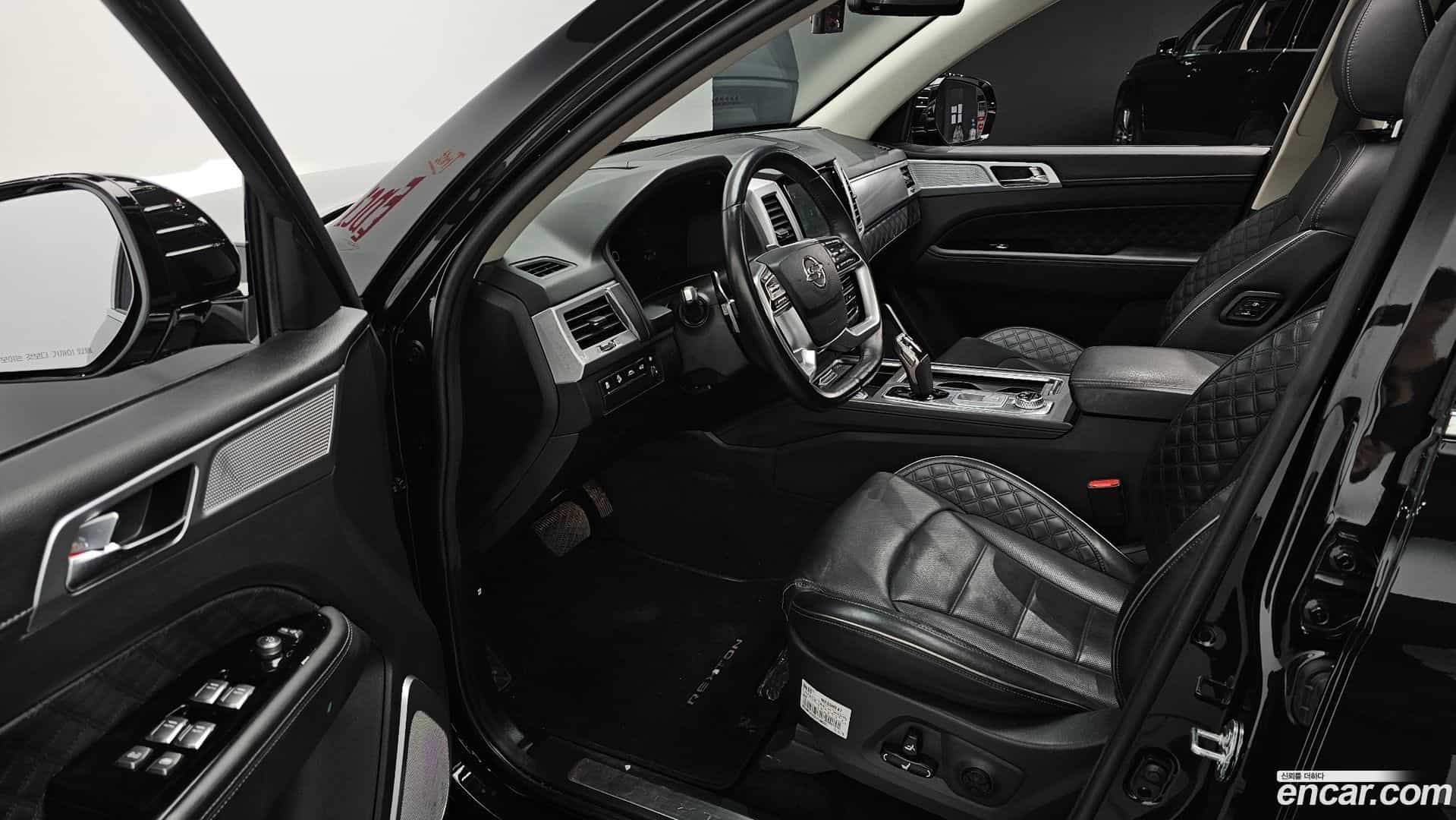 Rexton KG Mobility 2022.9-INNER-010