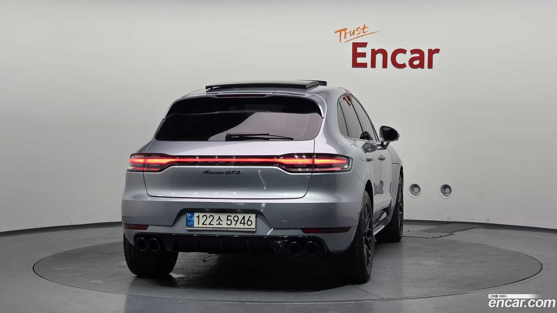 Macan Porsche 2021.11-OUTER-004