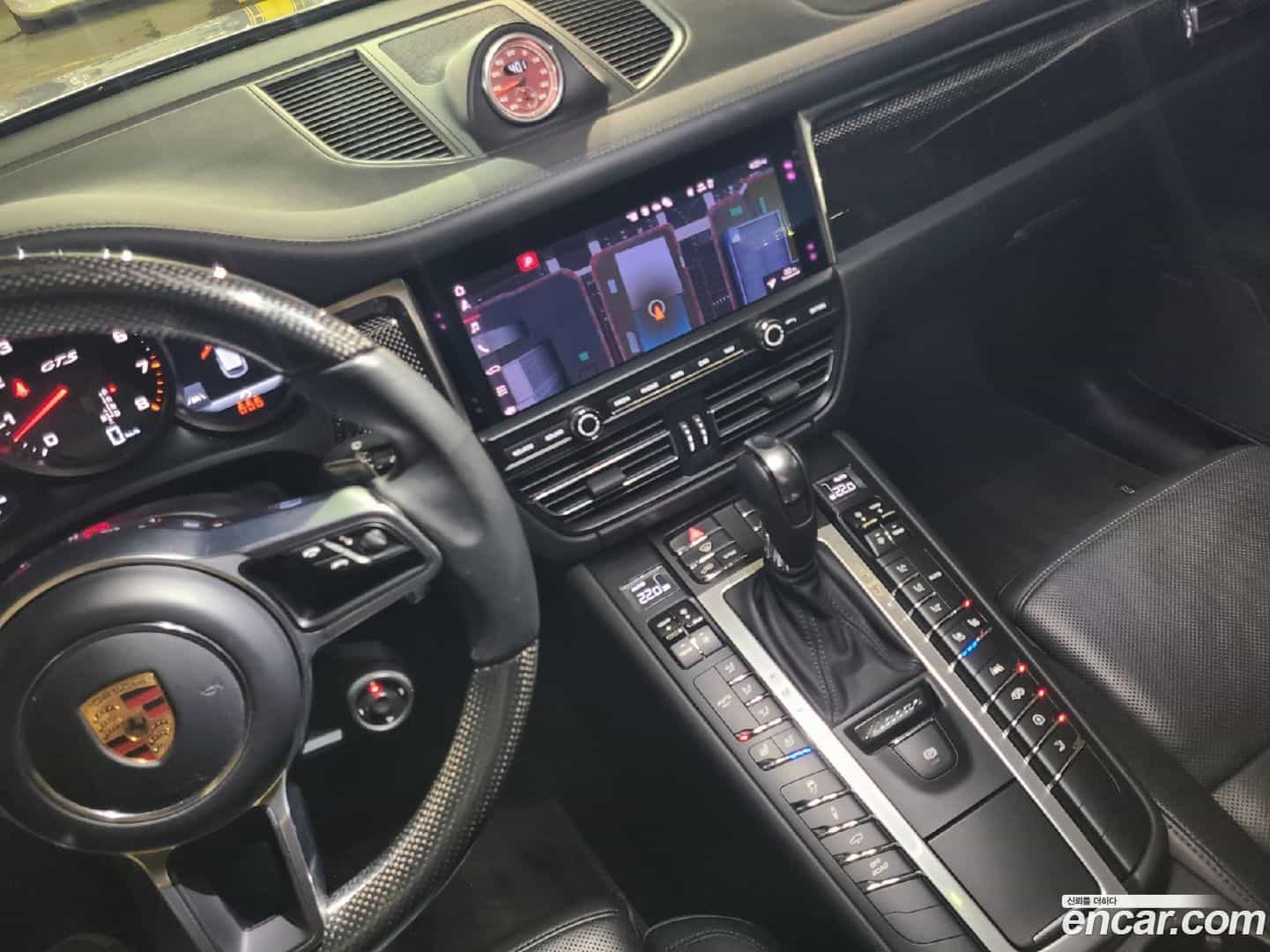 Macan Porsche 2021.11-OPTION-018