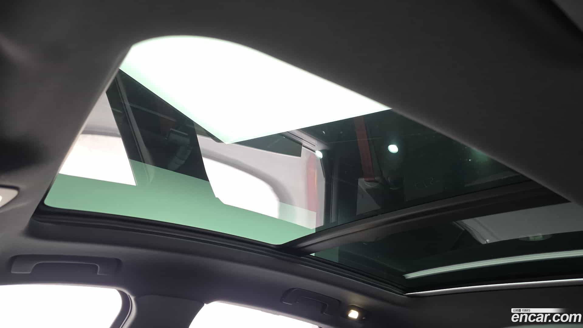 Macan Porsche 2021.11-OPTION-021