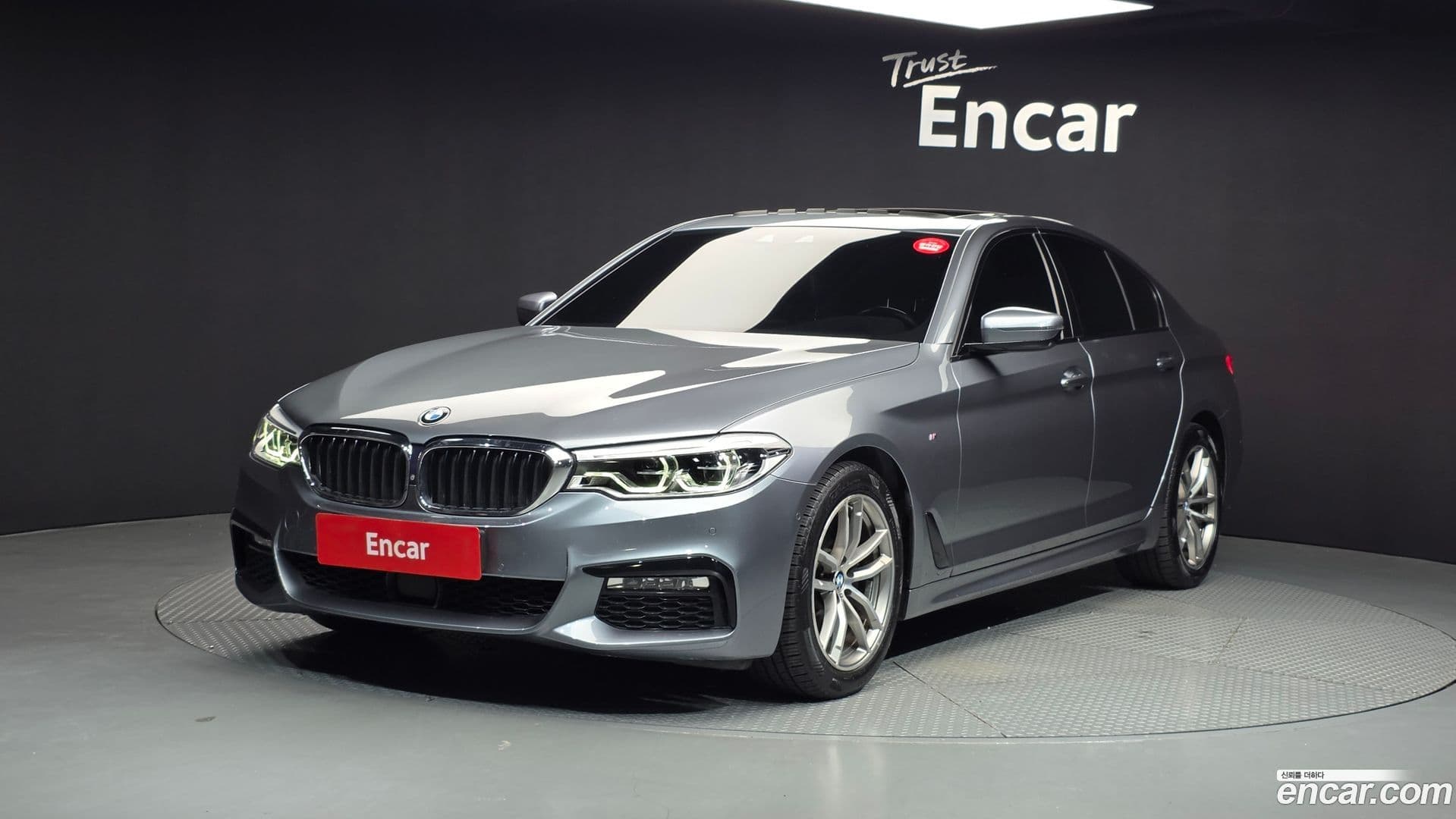 Main__Slider__Photo:5-Series BMW 2017.5-0