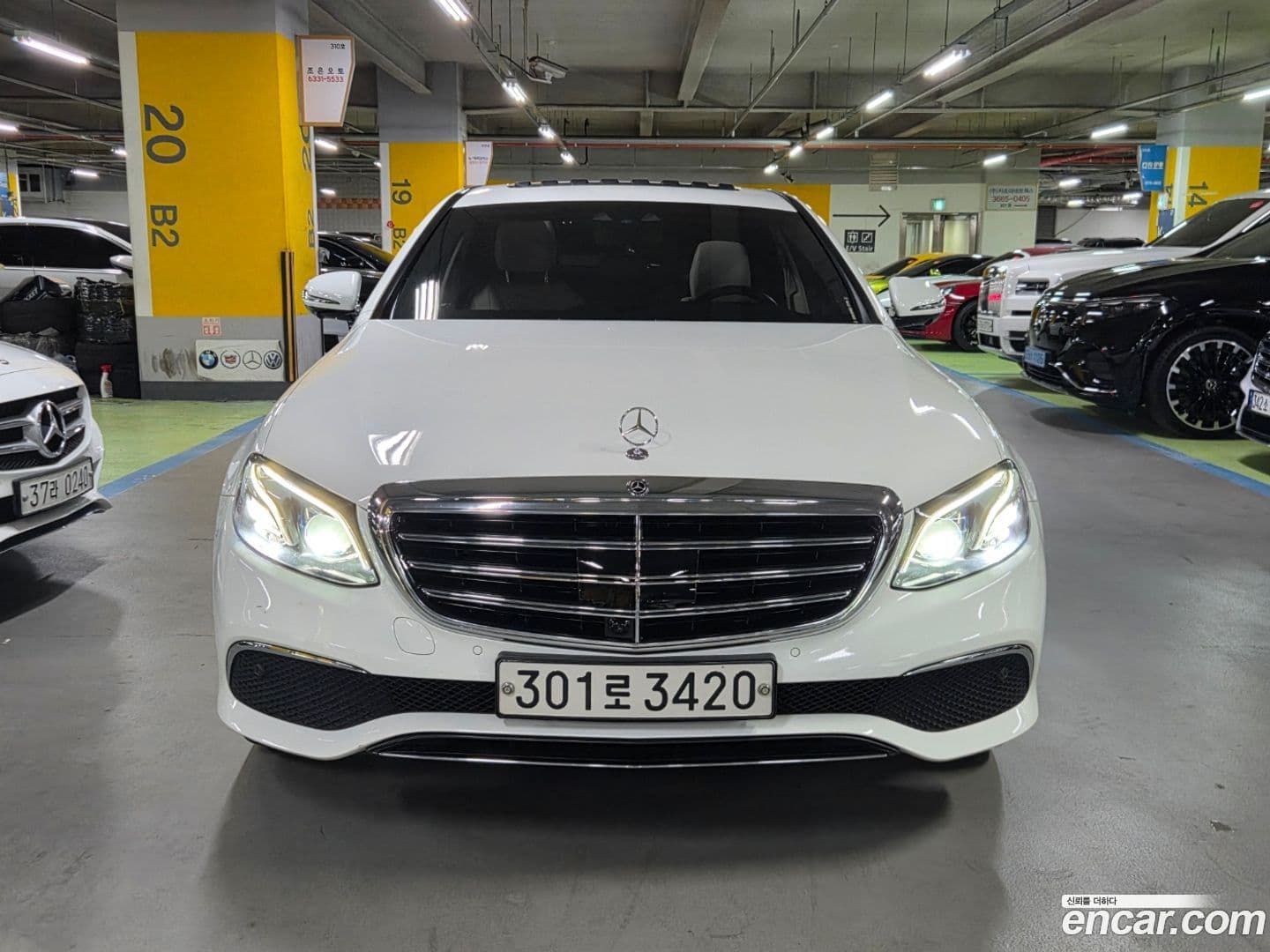 Main__Slider__Photo:E-Class Mercedes-Benz 2020.5-0