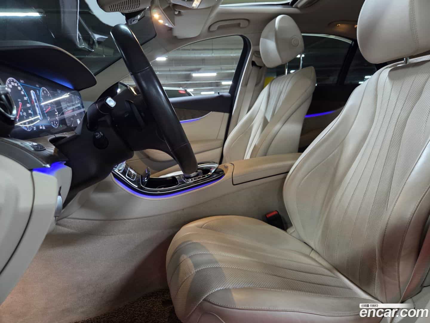 E-Class Mercedes-Benz 2020.5-INNER-009