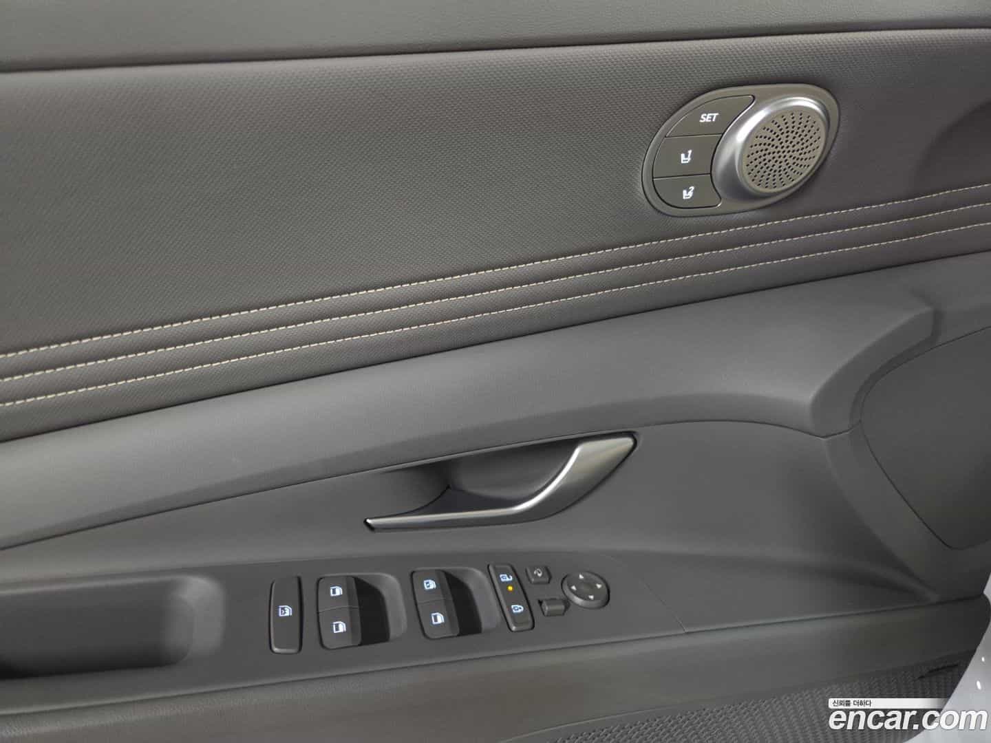 AVANTE Hyundai 2023.10-OPTION-016