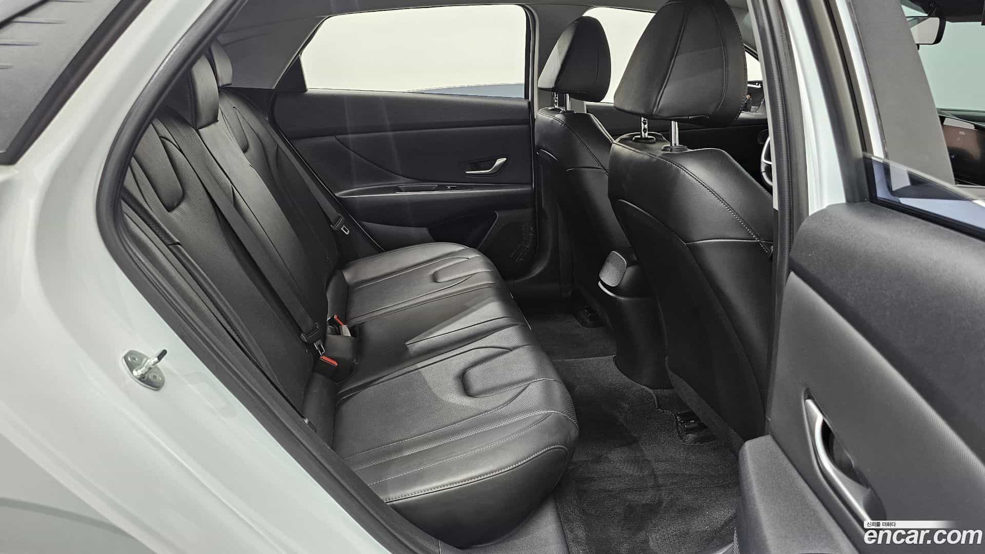 AVANTE Hyundai 2023.1-OPTION-015