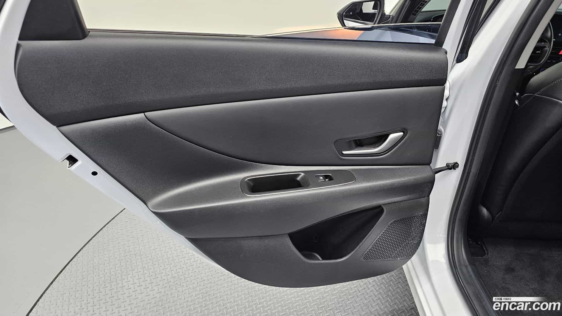AVANTE Hyundai 2023.1-INNER-035