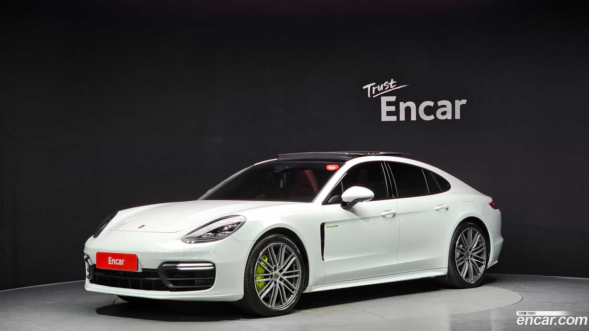 Panamera Porsche 2018.11-OUTER-001