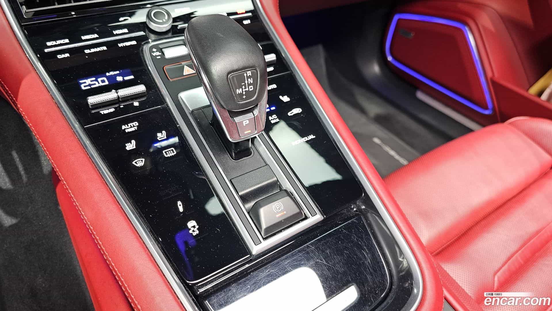 Panamera Porsche 2018.11-INNER-009