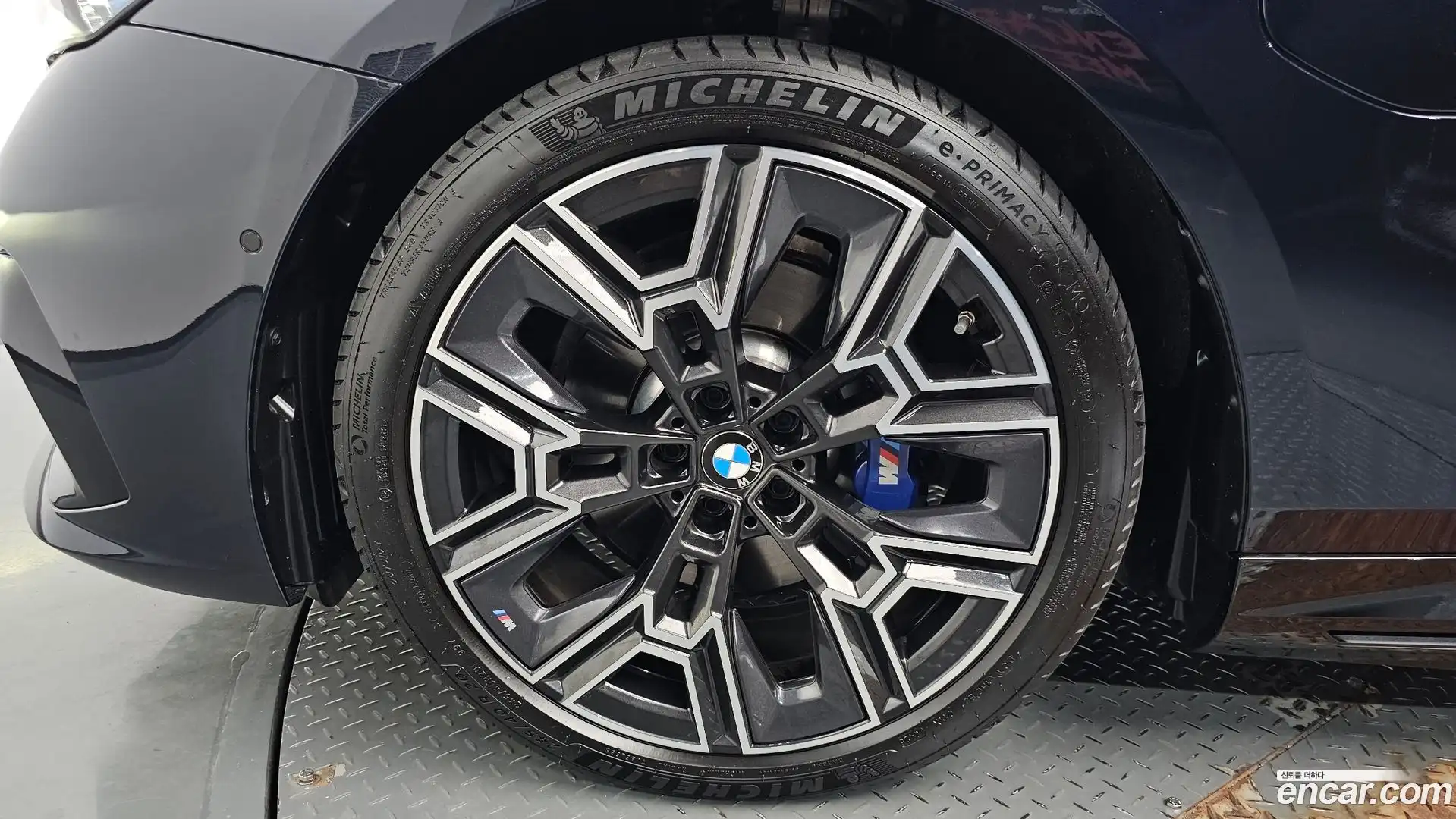 5-Series BMW 2025.5-OUTER-005