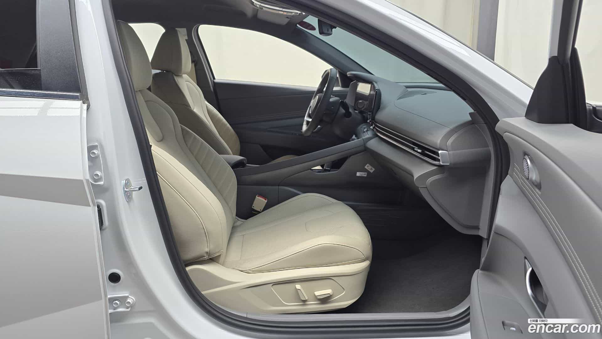 AVANTE Hyundai 2026.1-INNER-036