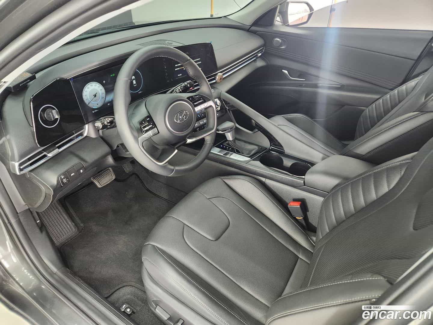AVANTE Hyundai 2022.11-OPTION-015