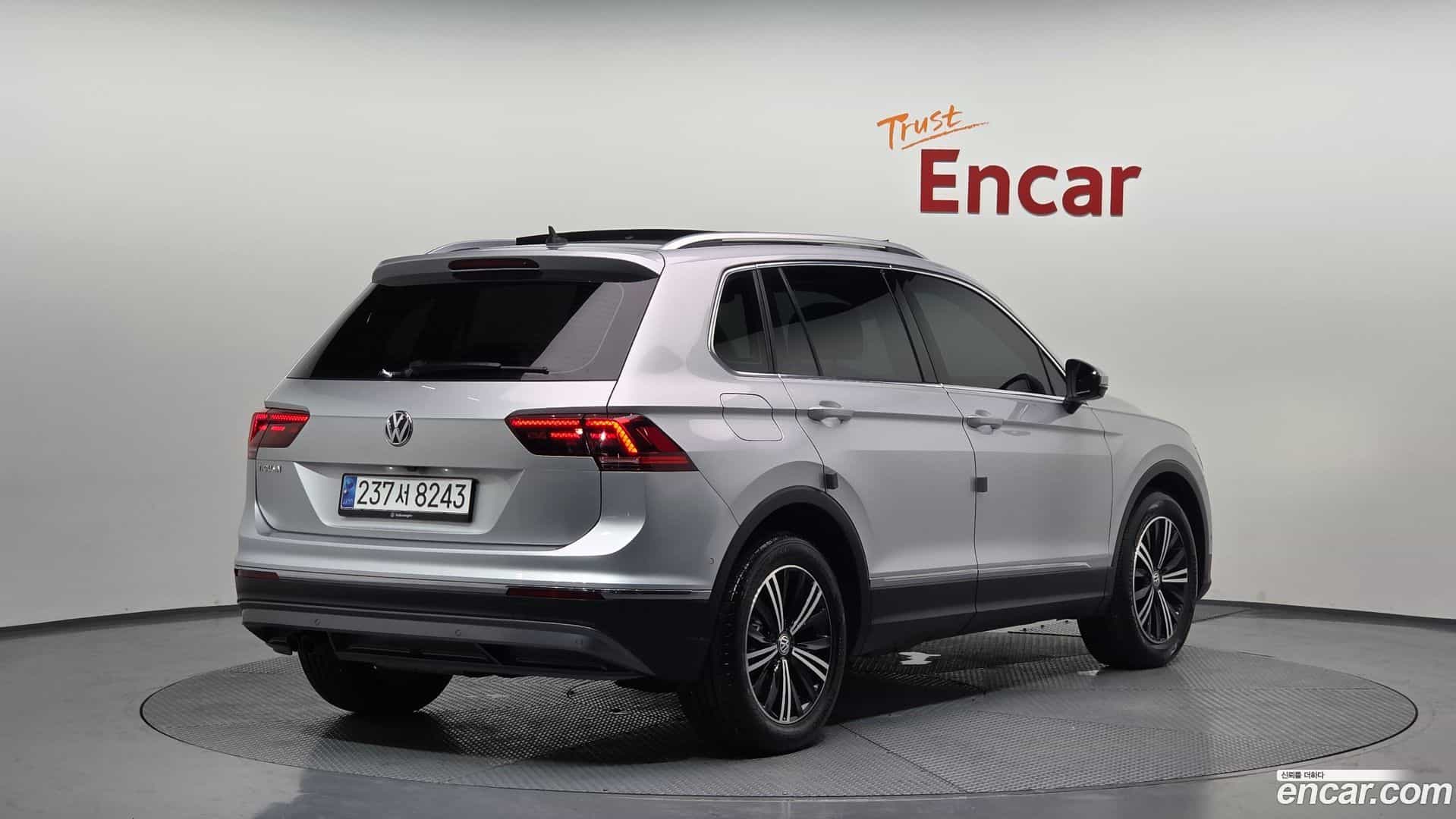 Tiguan Volkswagen 2020.9-OUTER-002