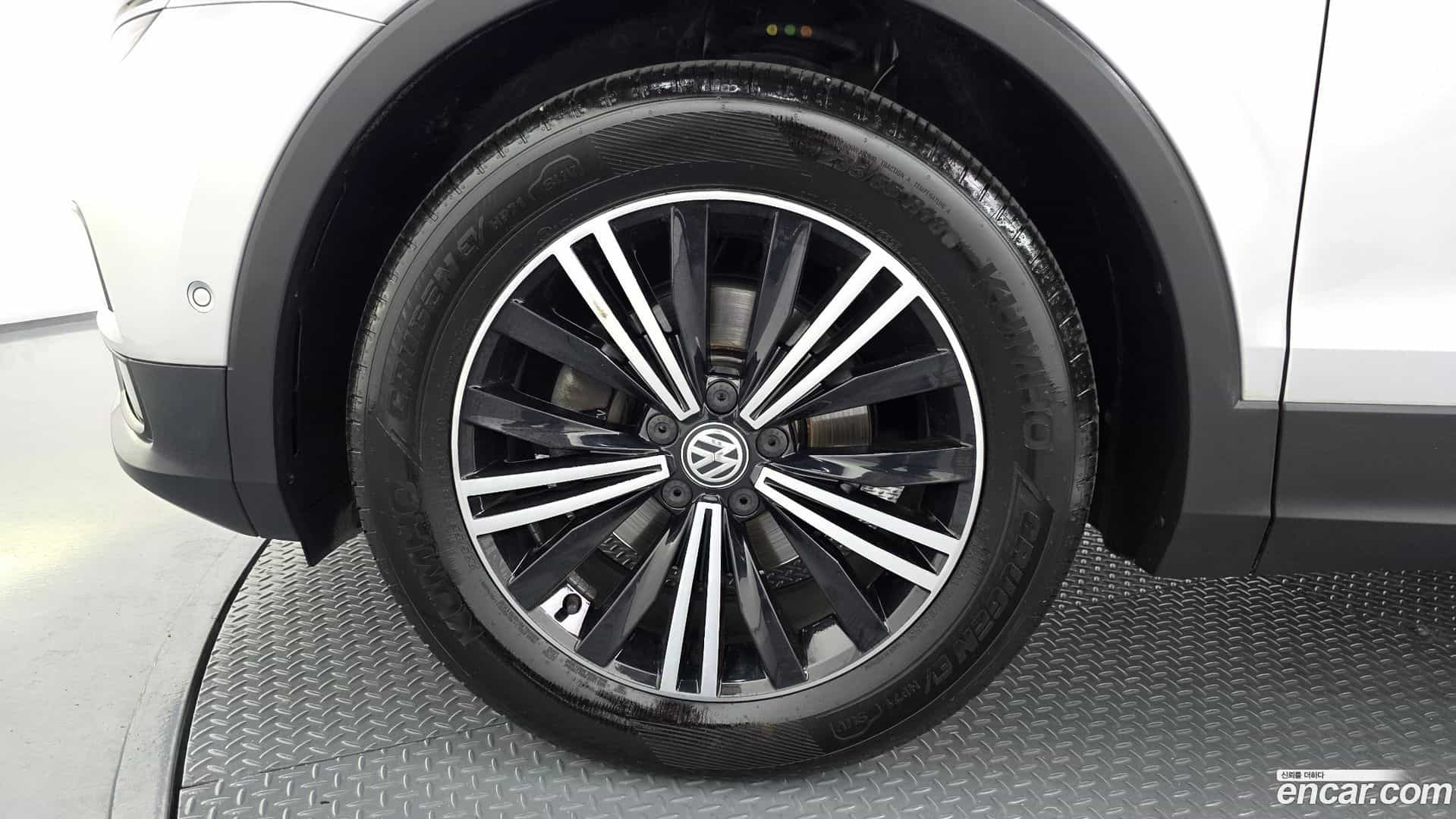 Tiguan Volkswagen 2020.9-OUTER-005