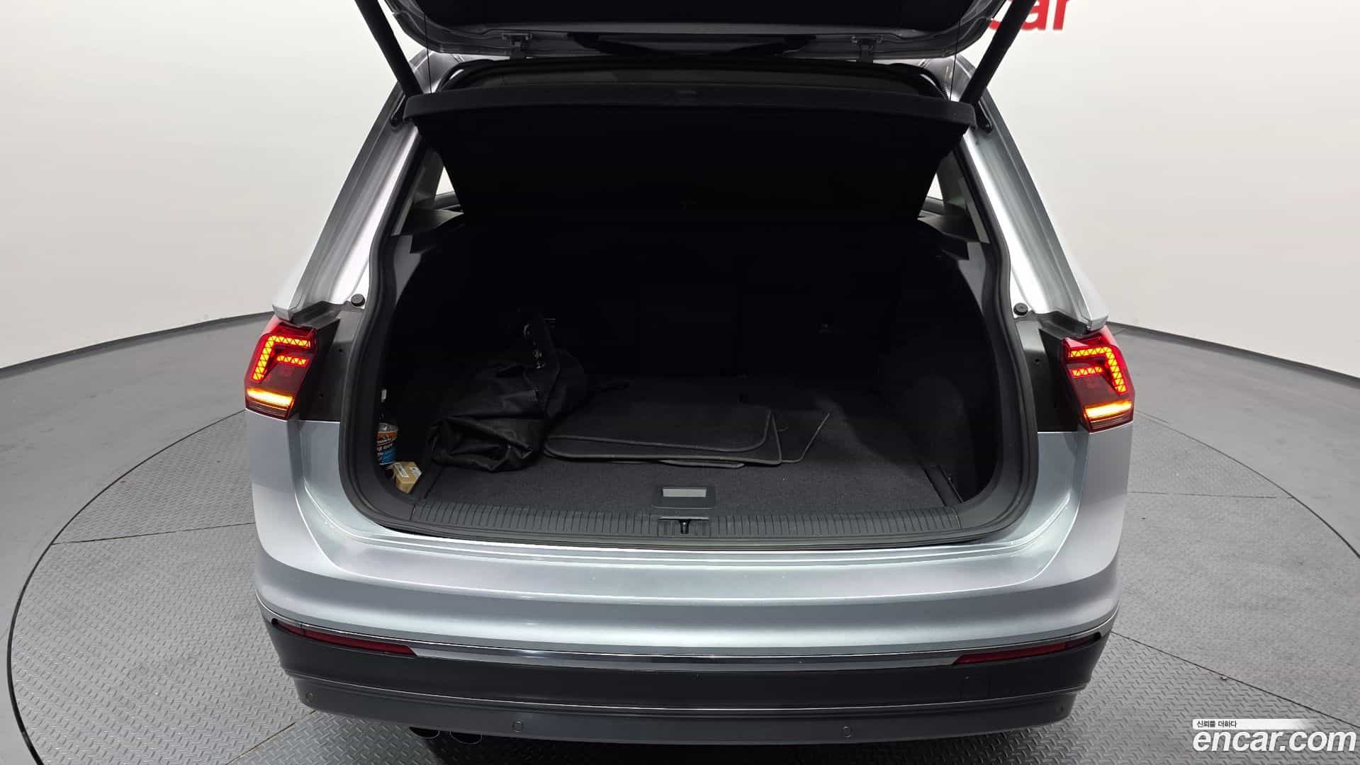 Tiguan Volkswagen 2020.9-OPTION-024