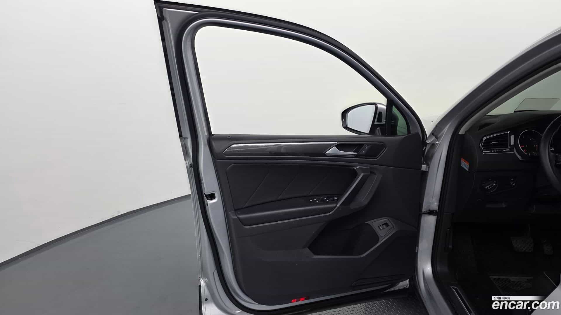 Tiguan Volkswagen 2020.9-INNER-034