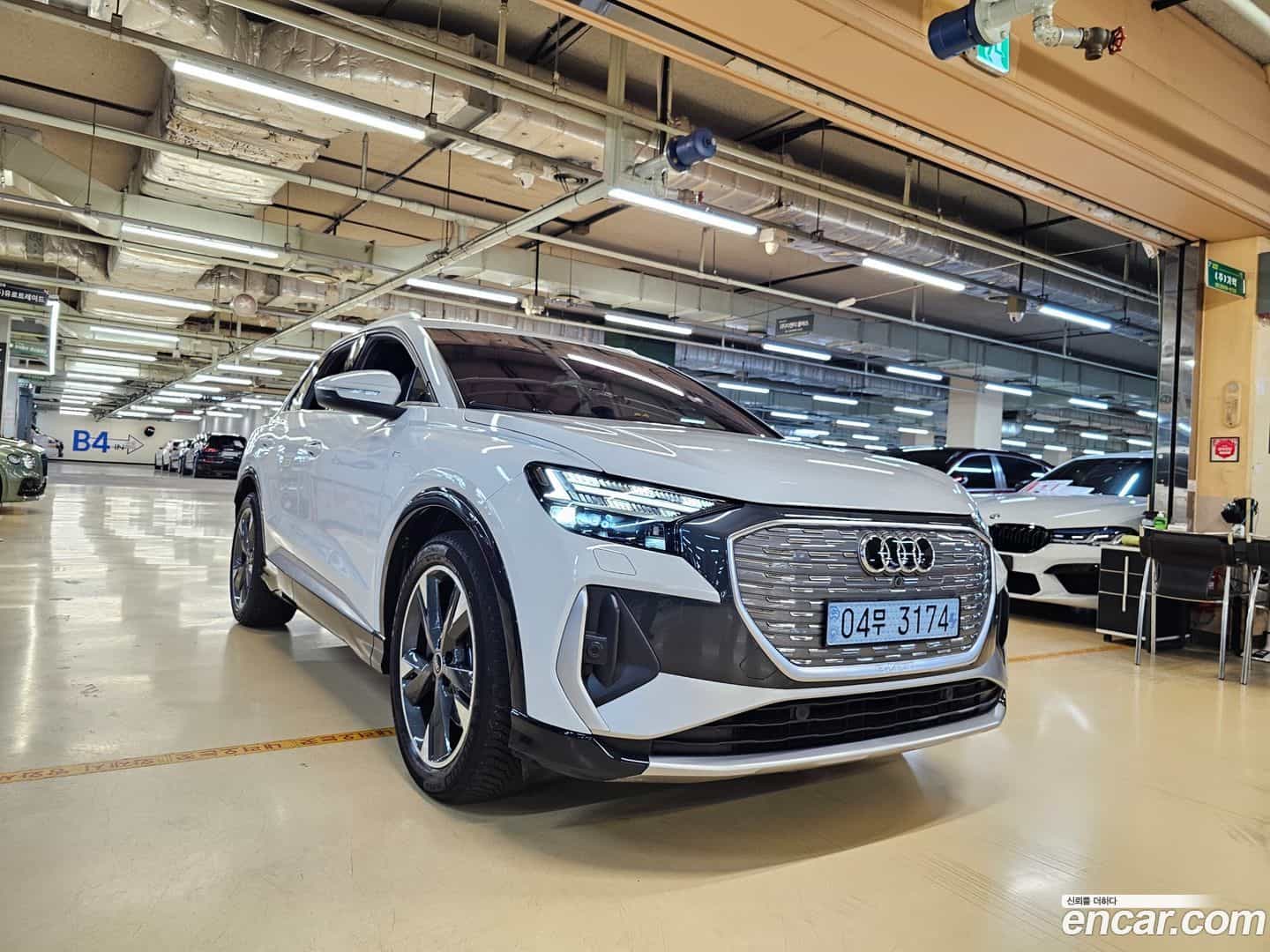 Q4 e-tron Audi 2022.8-OUTER-001