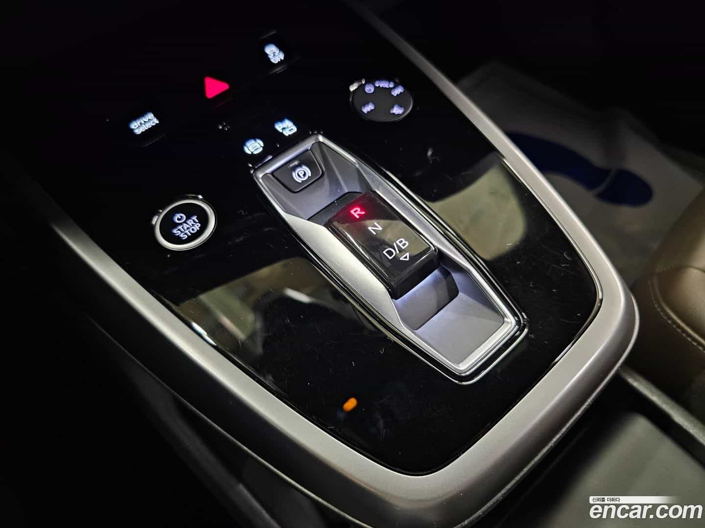 Q4 e-tron Audi 2022.8-INNER-009