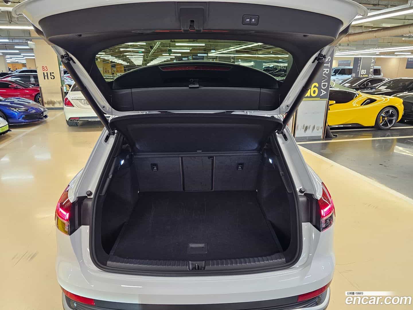 Q4 e-tron Audi 2022.8-OPTION-020