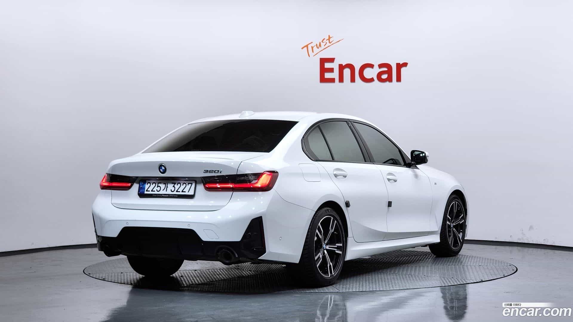 3-Series BMW 2024.6-OUTER-002
