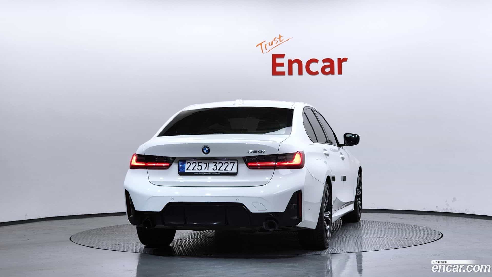 3-Series BMW 2024.6-OUTER-004