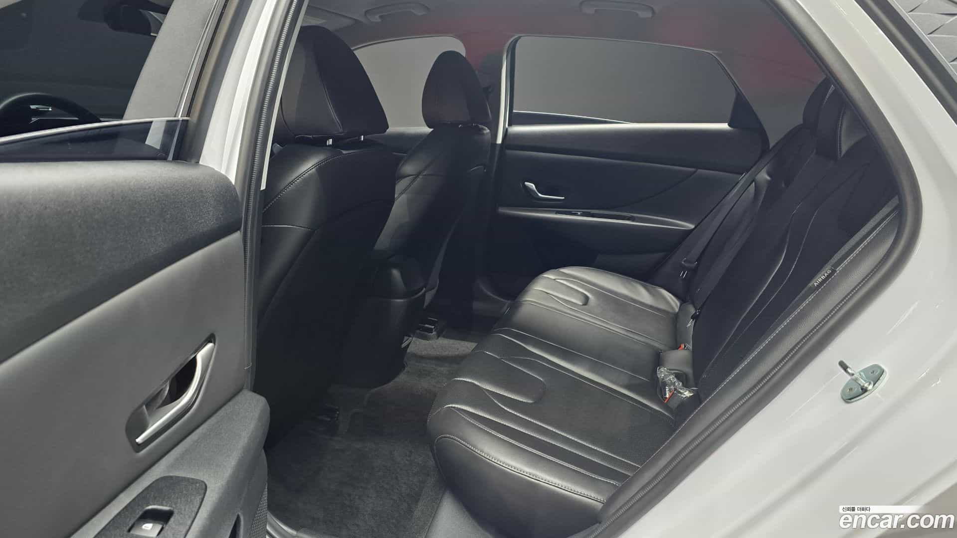 AVANTE Hyundai 2023.3-OPTION-016