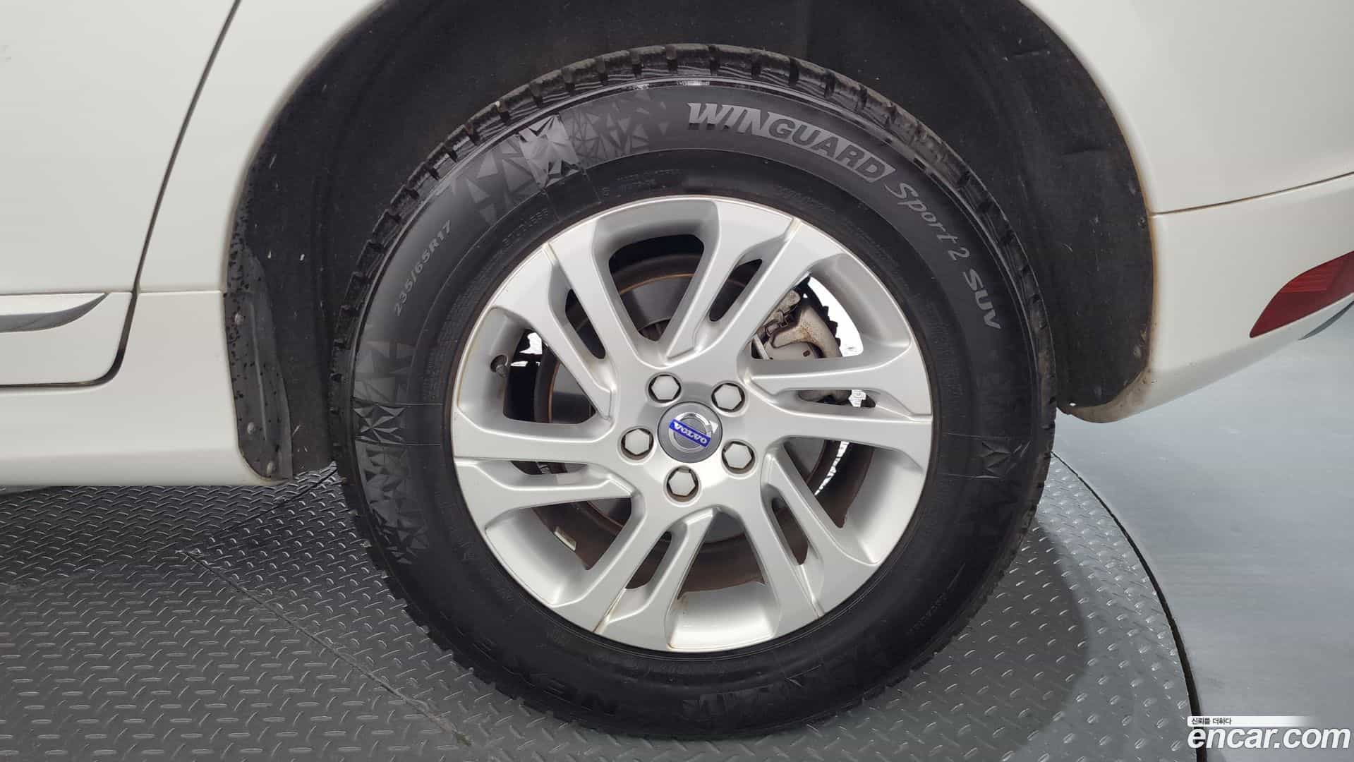XC60 Volvo 2017.5-OUTER-031