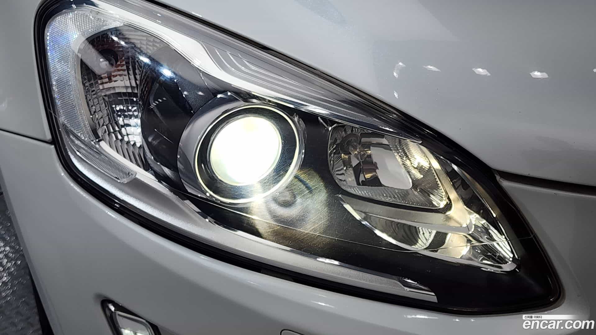XC60 Volvo 2017.5-OUTER-032