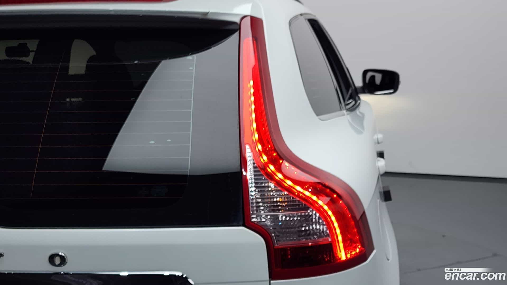 XC60 Volvo 2017.5-OUTER-033