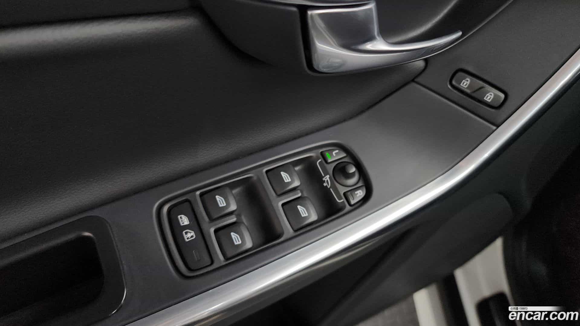 XC60 Volvo 2017.5-OPTION-043