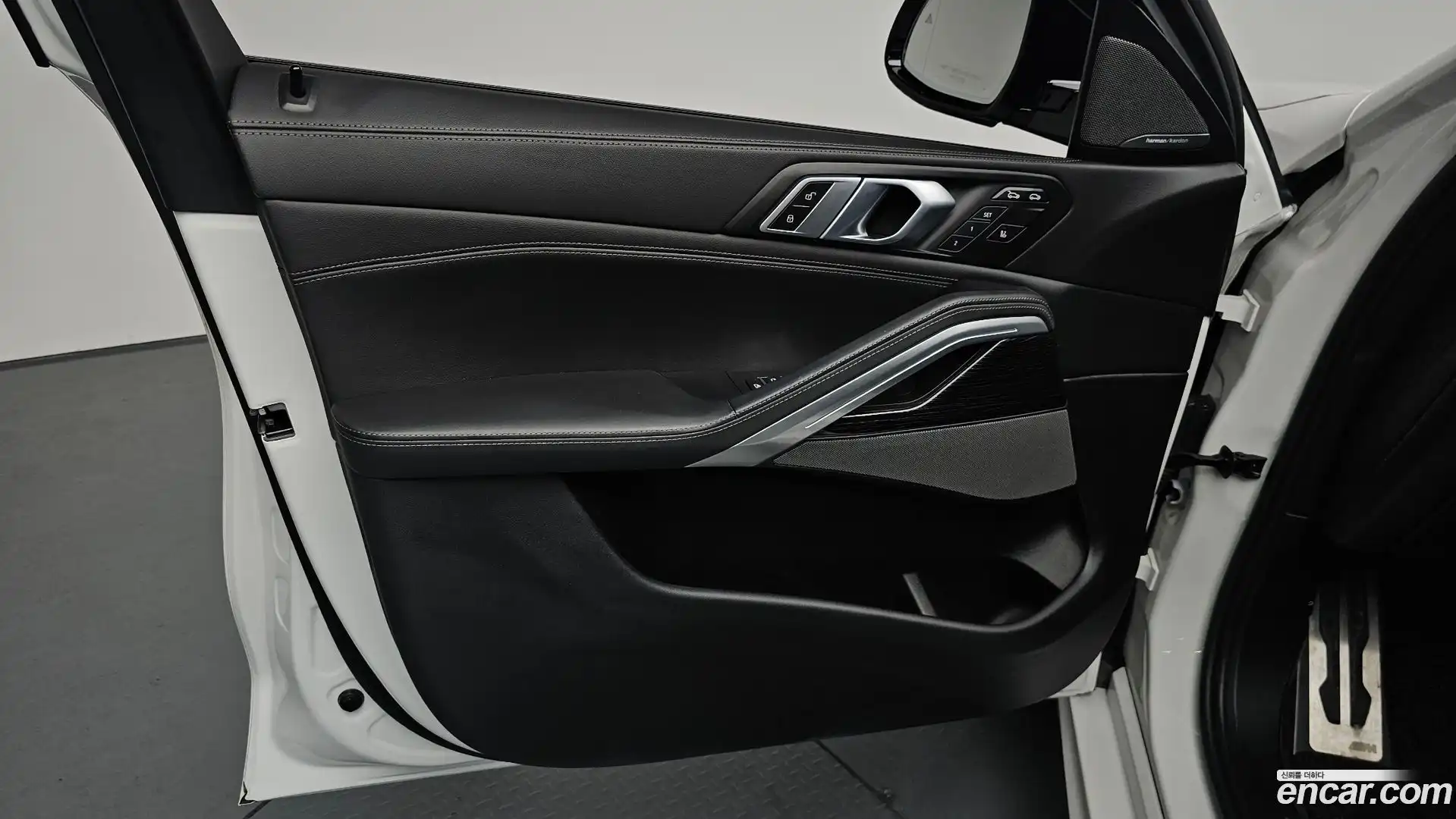 X6 BMW 2024.0-INNER-034