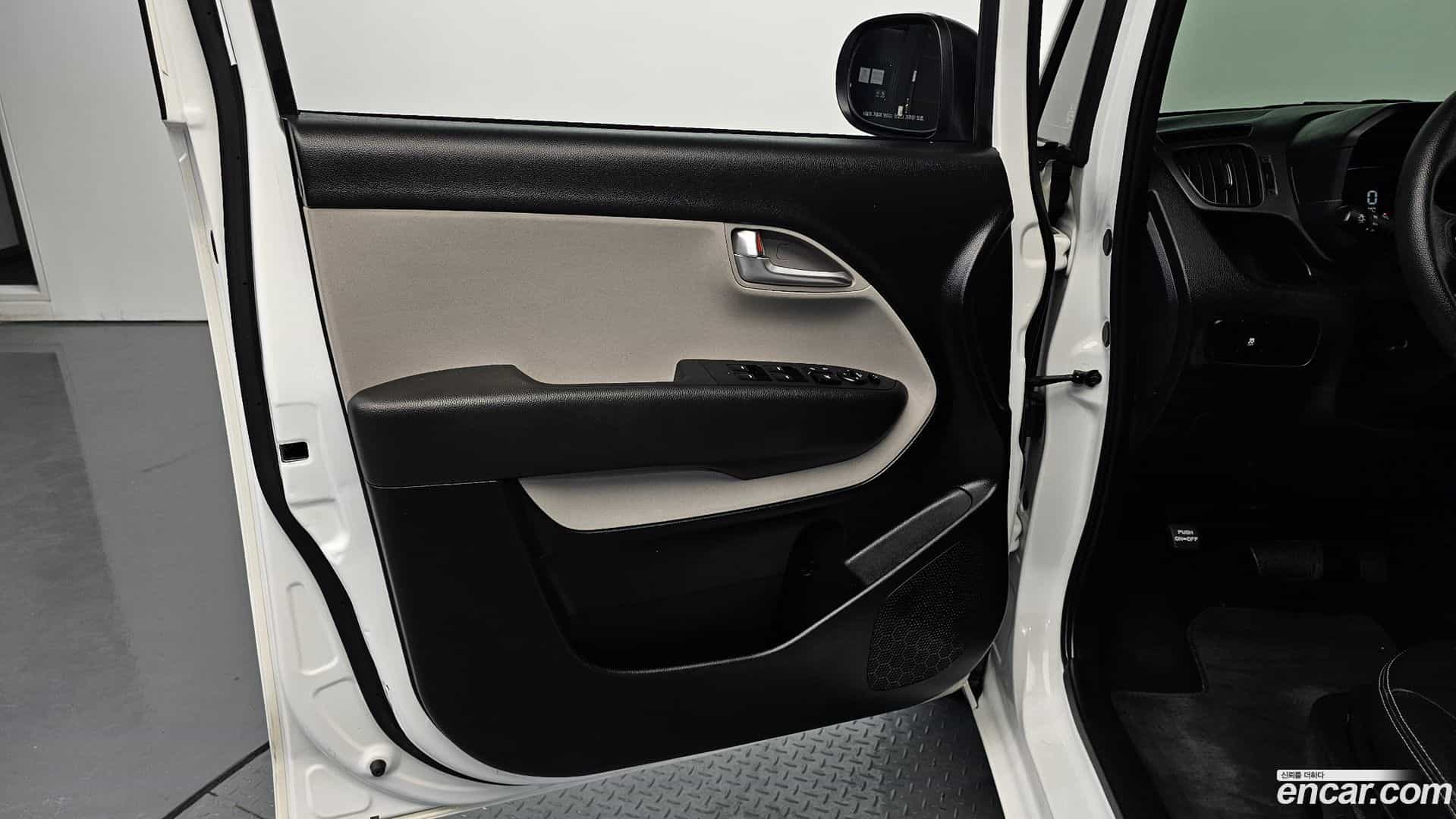 RAY Kia 2023.8-INNER-034