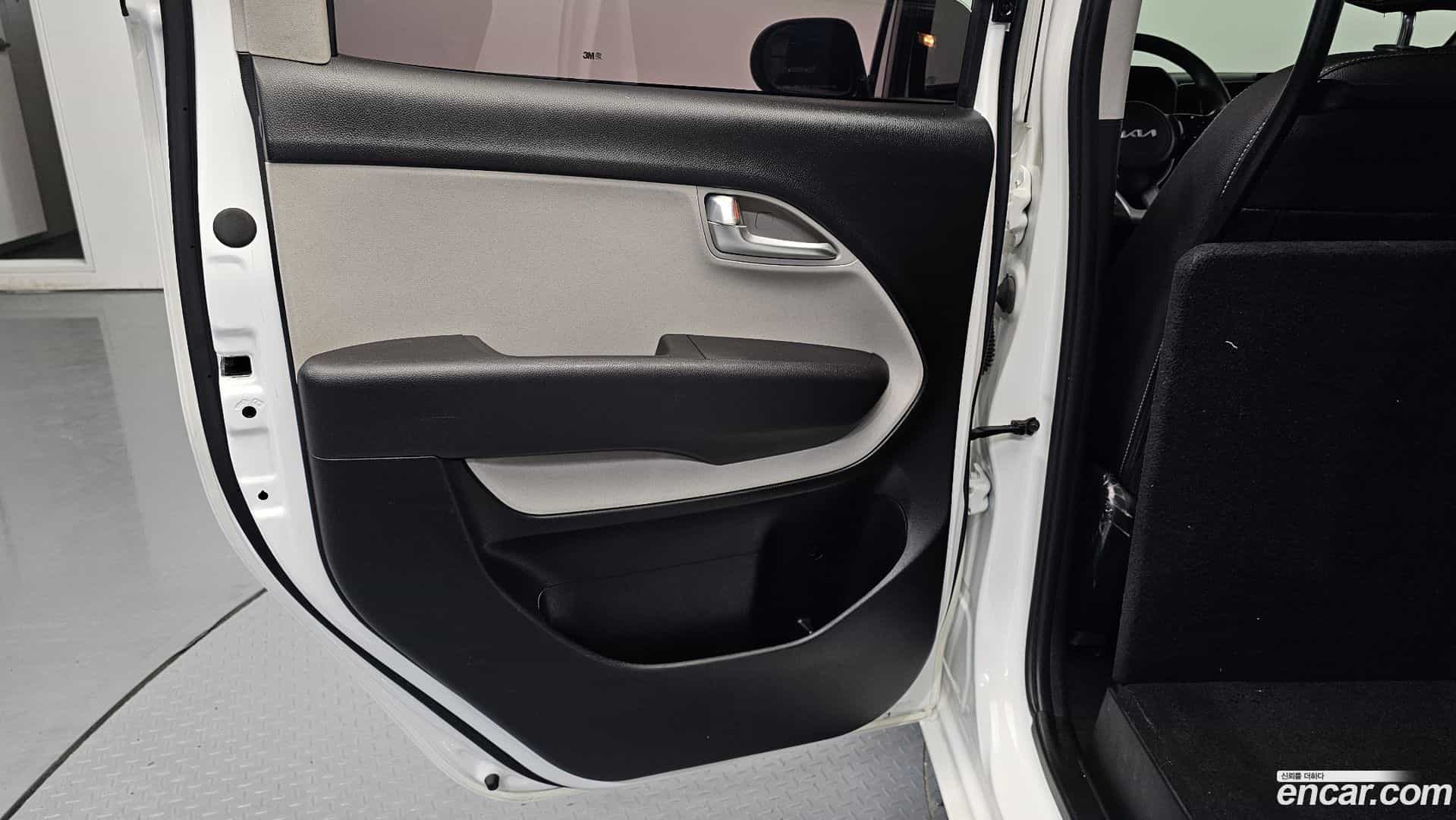 RAY Kia 2023.8-INNER-035