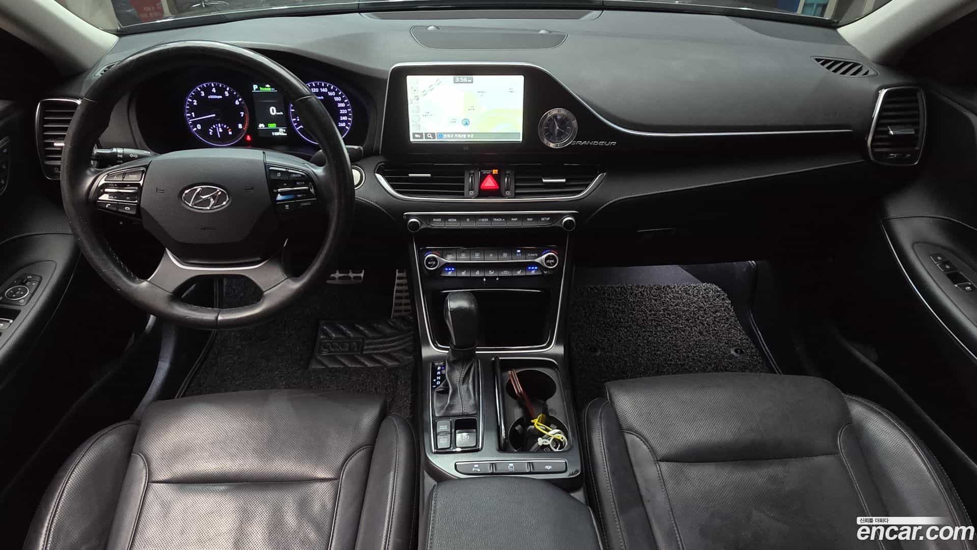 Grandeur Hyundai 2017.1-INNER-007