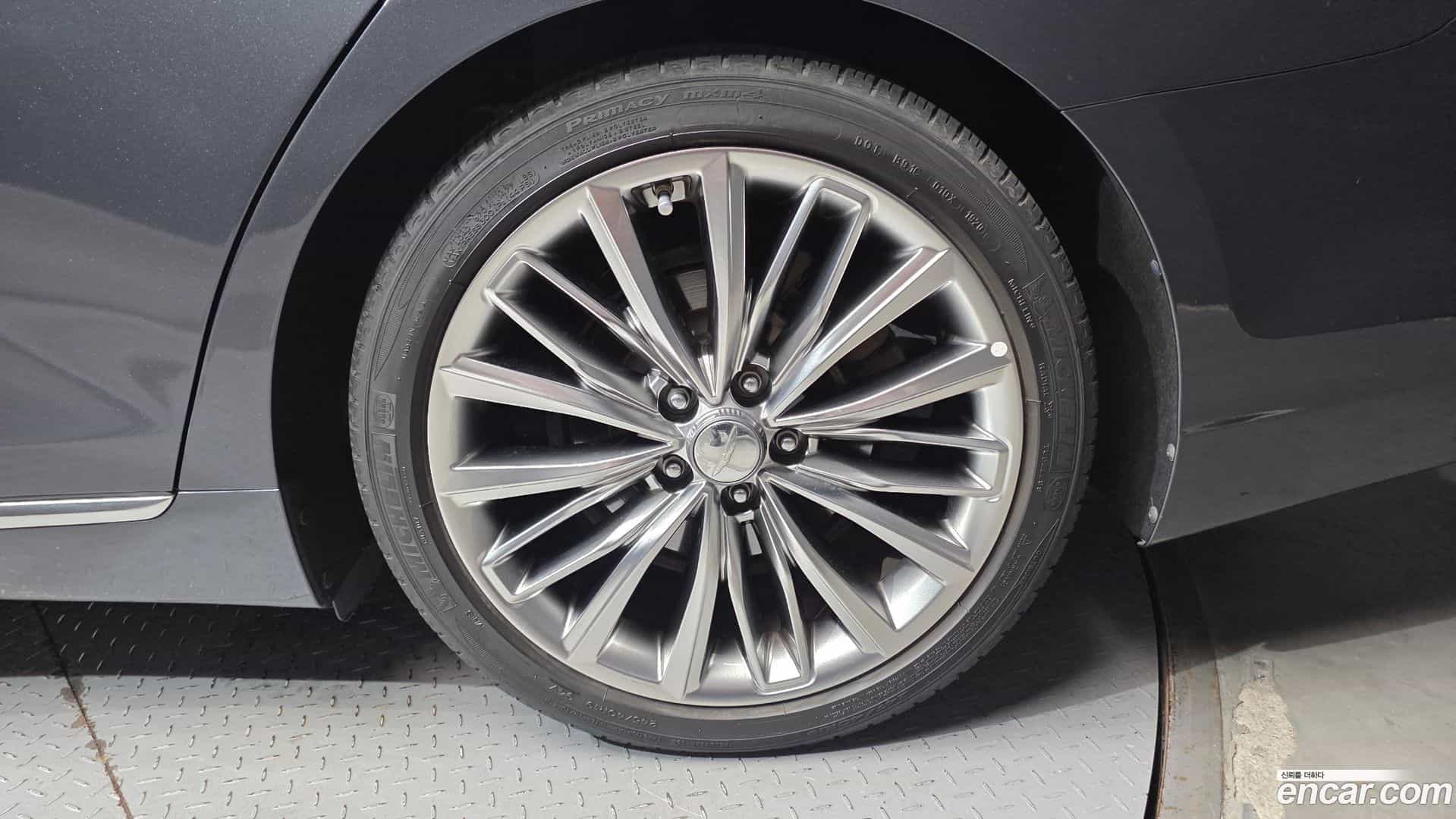 Grandeur Hyundai 2017.1-OUTER-031