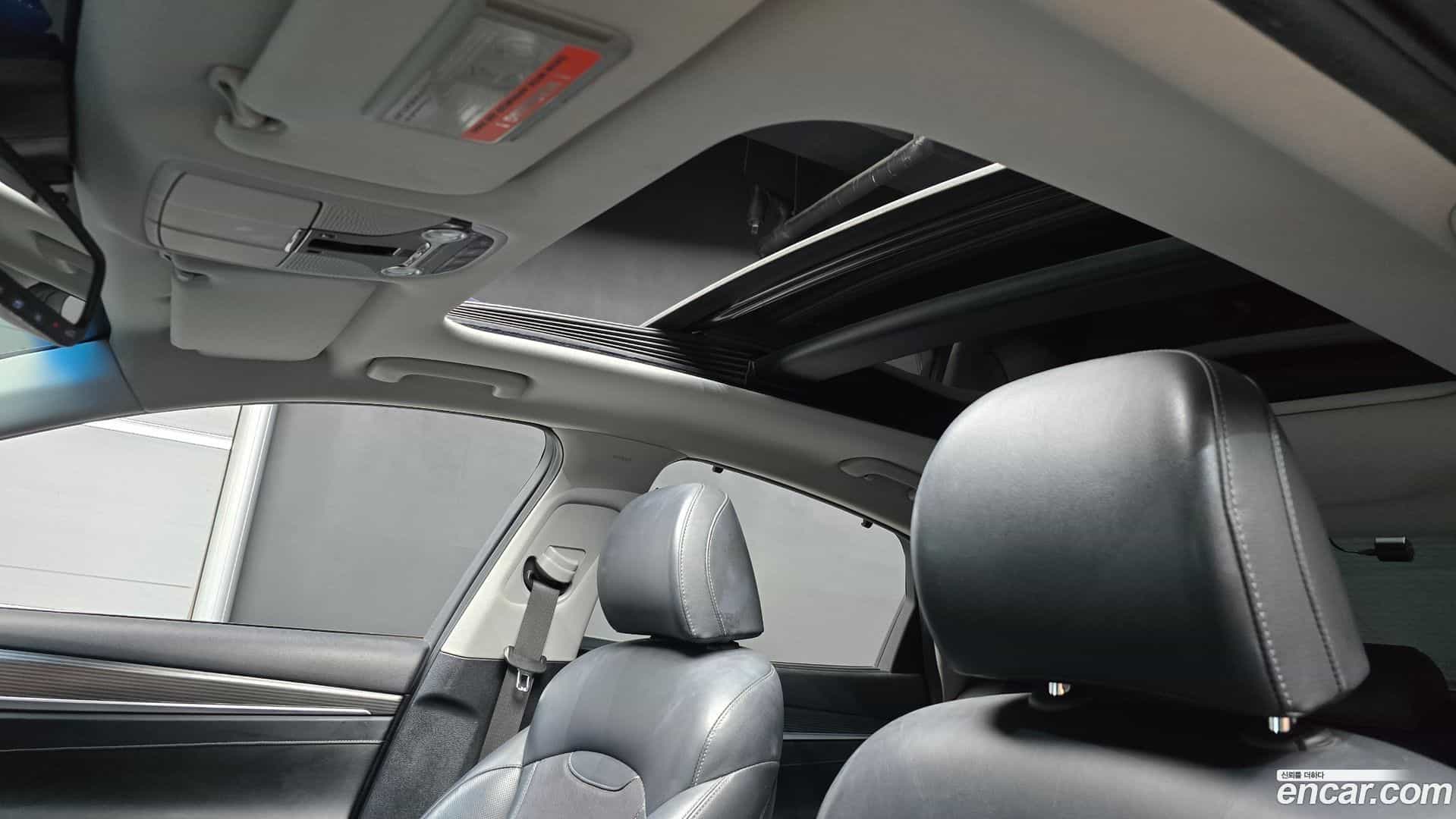 Grandeur Hyundai 2017.1-OPTION-042