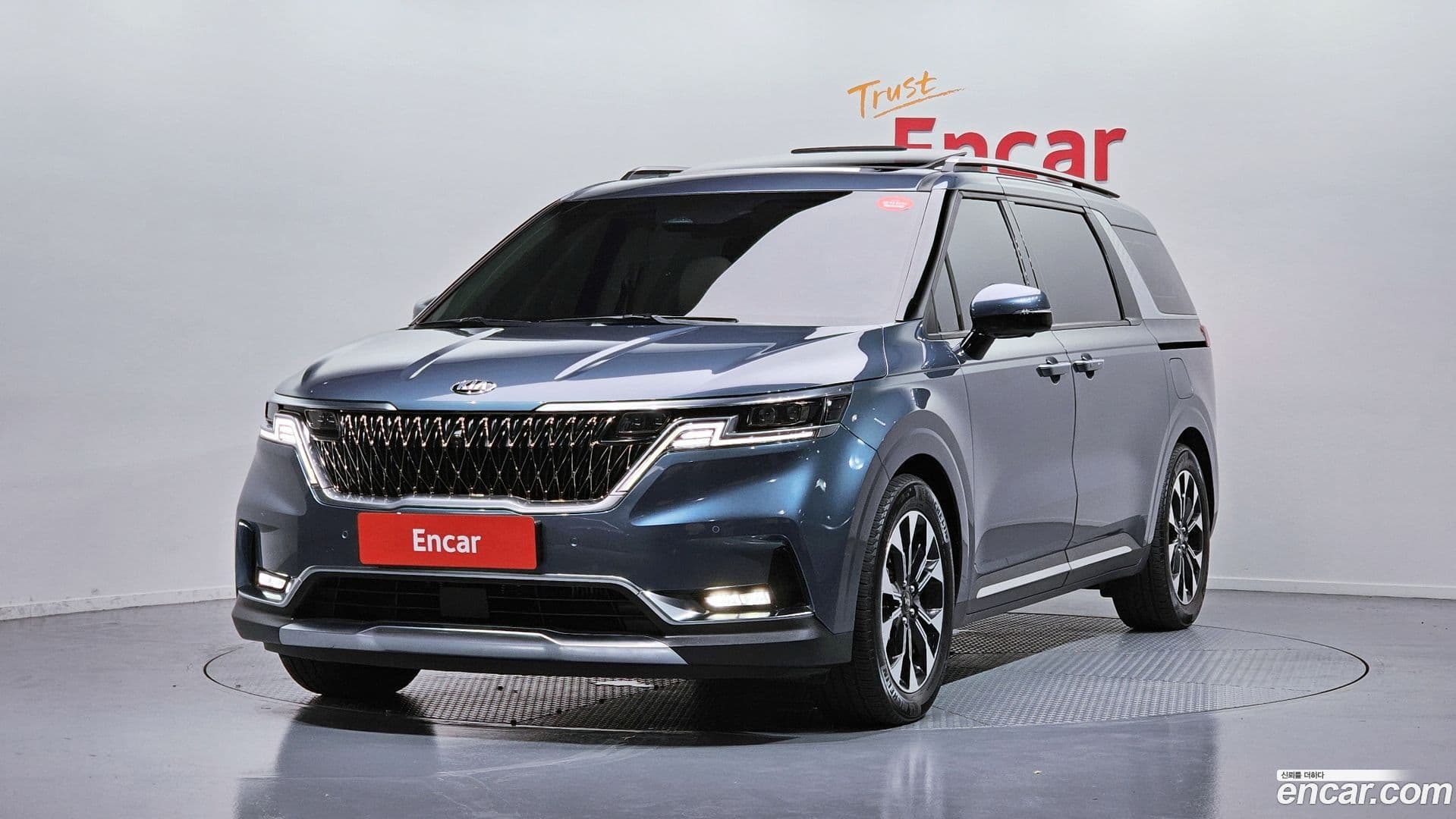 Main__Slider__Photo:Canival Kia 2020.8-0