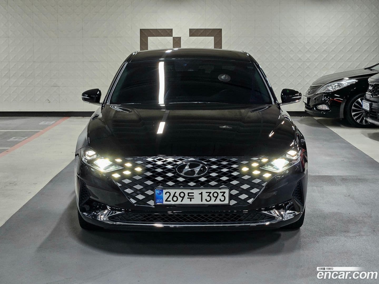 Main__Slider__Photo:Grandeur Hyundai 2022.6-0