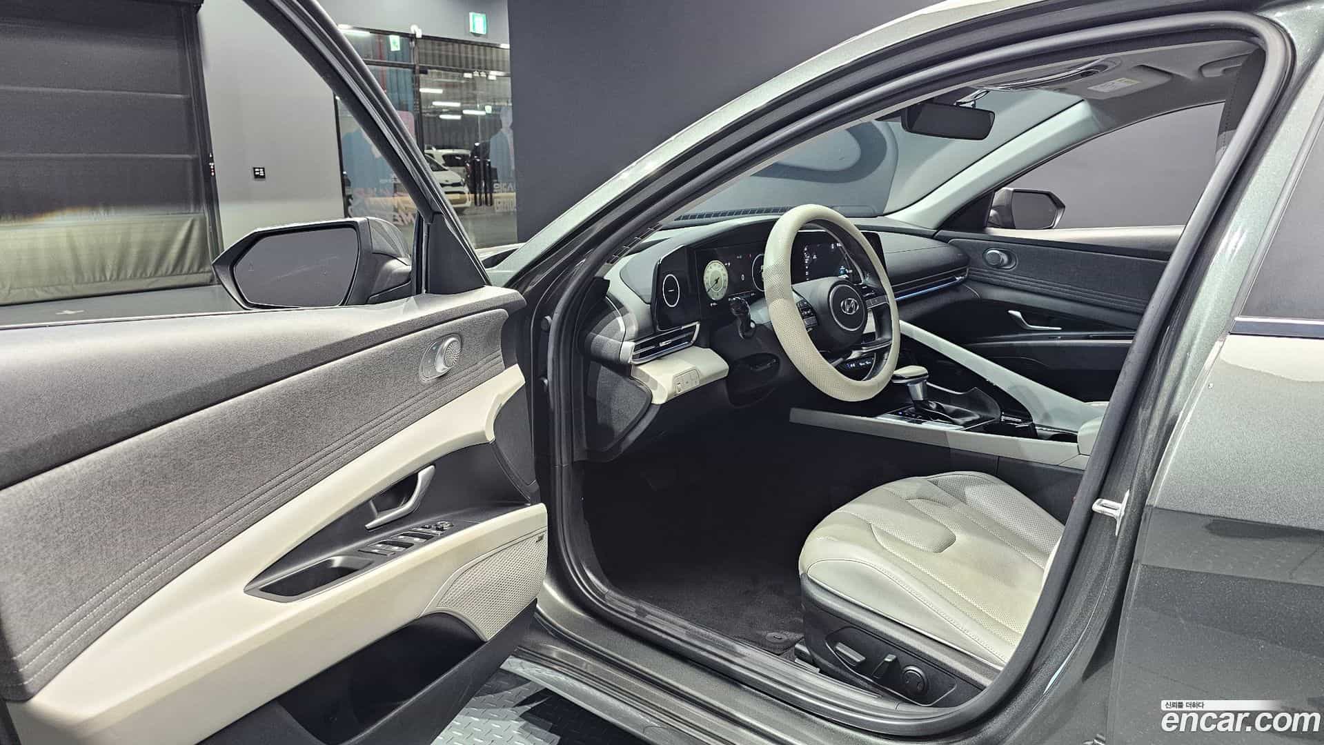 AVANTE Hyundai 2020.4-INNER-010