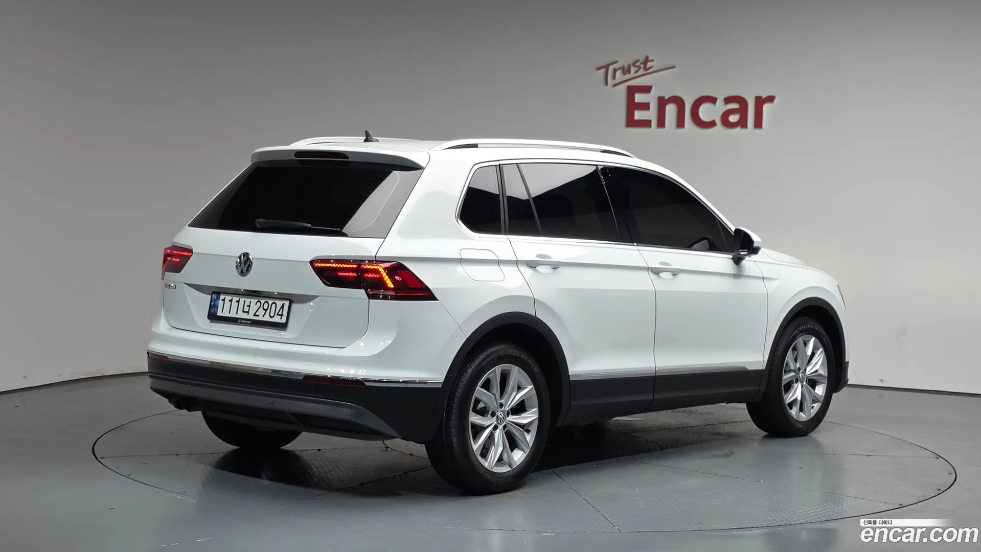 Main__Slider__Photo:Tiguan Volkswagen 2018.10-1