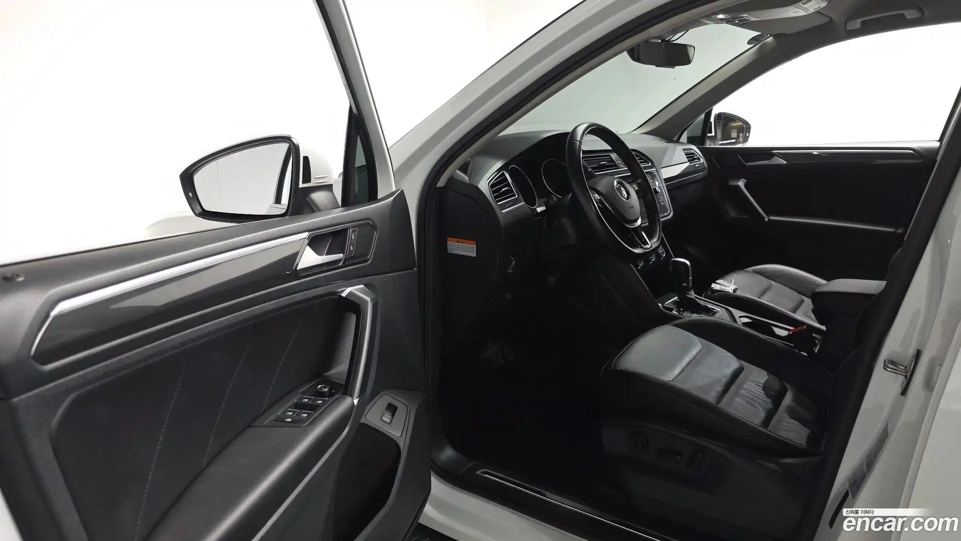 Tiguan Volkswagen 2018.10-INNER-010