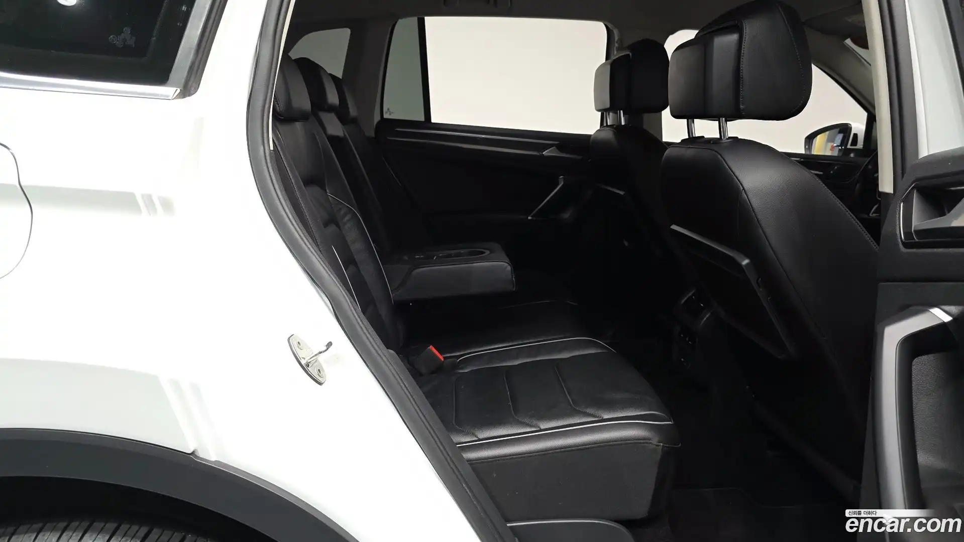Tiguan Volkswagen 2018.10-OPTION-015