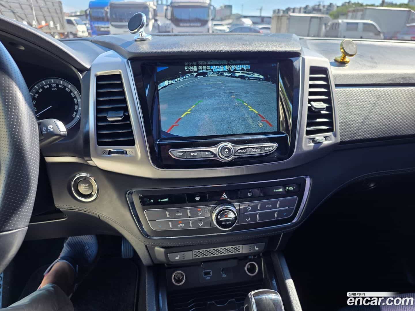 Rexton KG Mobility 2019.0-INNER-010