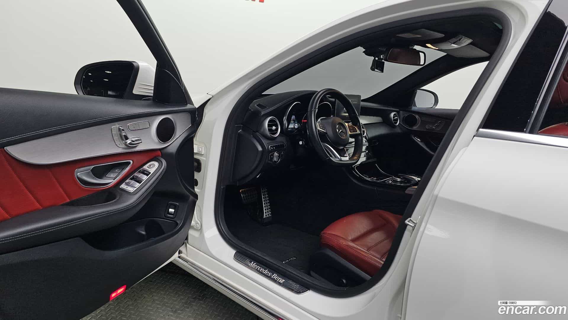 C-Class Mercedes-Benz 2015.0-INNER-010
