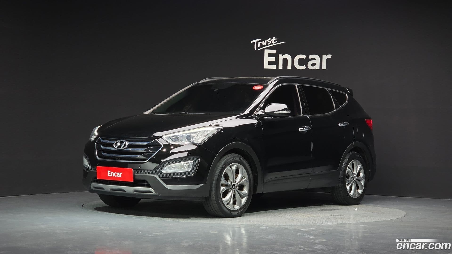 Main__Slider__Photo:Santafe Hyundai 2015.2-0