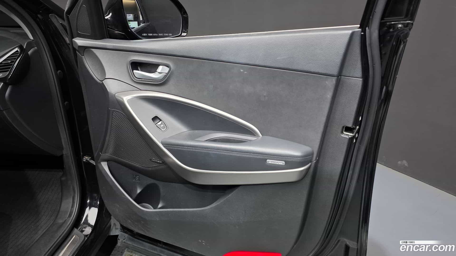 Santafe Hyundai 2015.2-INNER-034