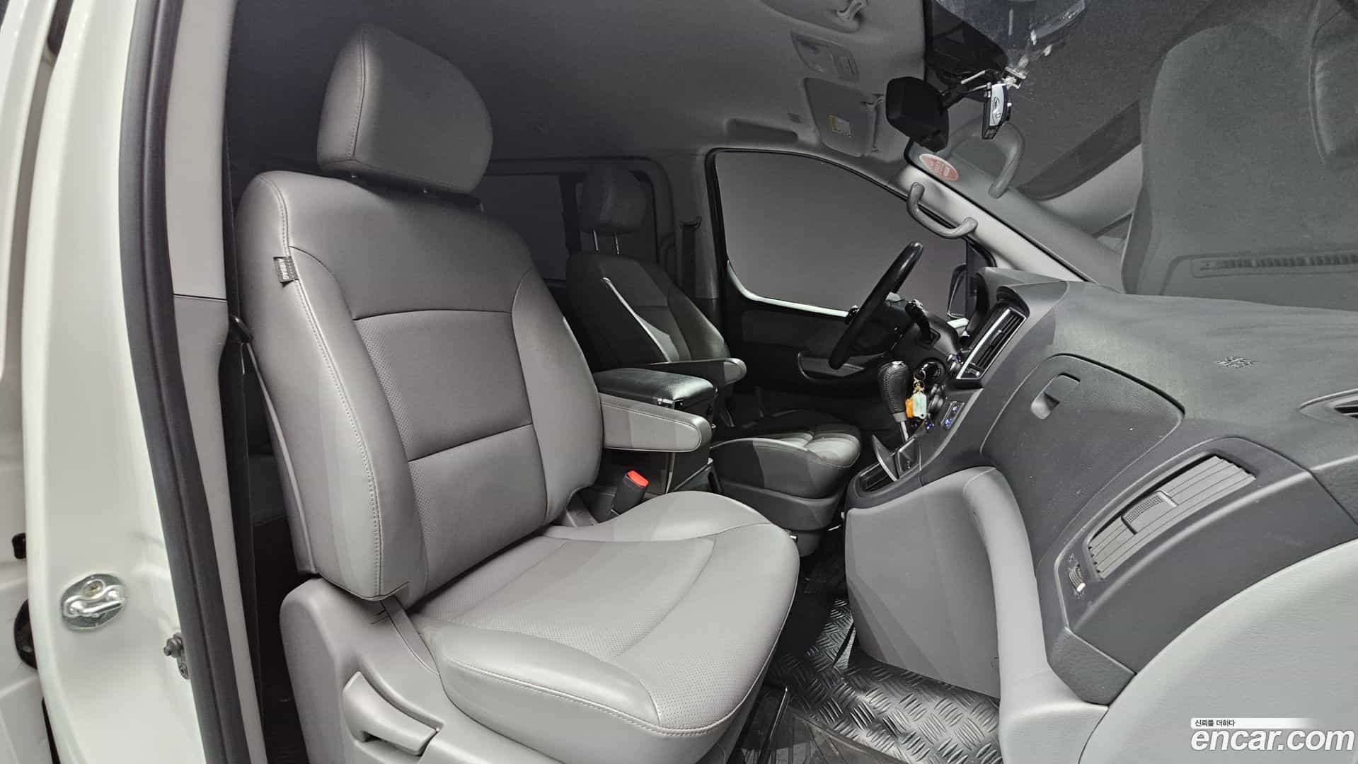 Starex Hyundai 2018.3-INNER-010